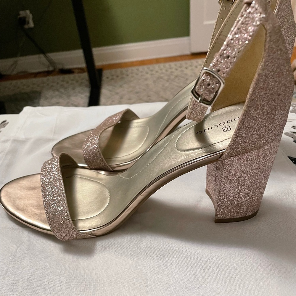Bandolino ARMORY ankle strap block heel sparkle